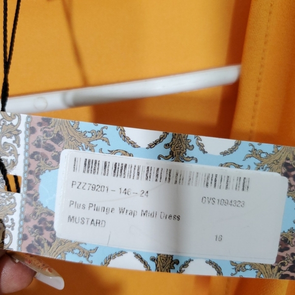 Boohoo Plunge Wrap Midi Dress.Brand new - Picture 6 of 7